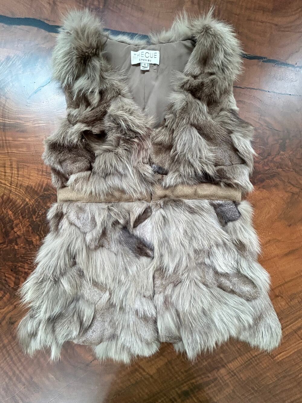 The Cue Anthropologie 2000s Lucy Fox Fur Cashmere Vest Small Taupe Mobwife Fall